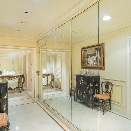 Arc De Triomphe - Foch Palace Apartman