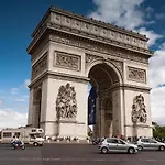 Arc De Triomphe - Foch Palace Daire Paris