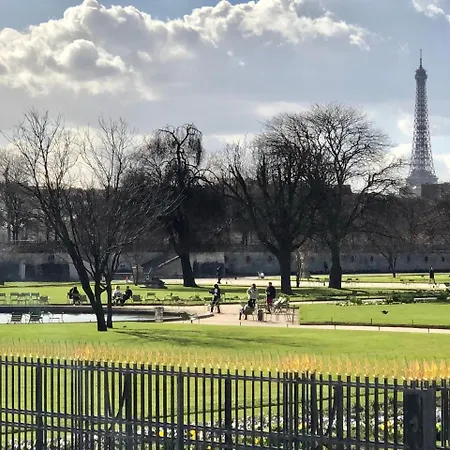 Arc De Triomphe - Foch Palace *